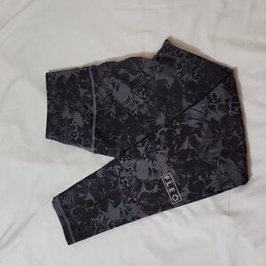Fleo leggings sz large